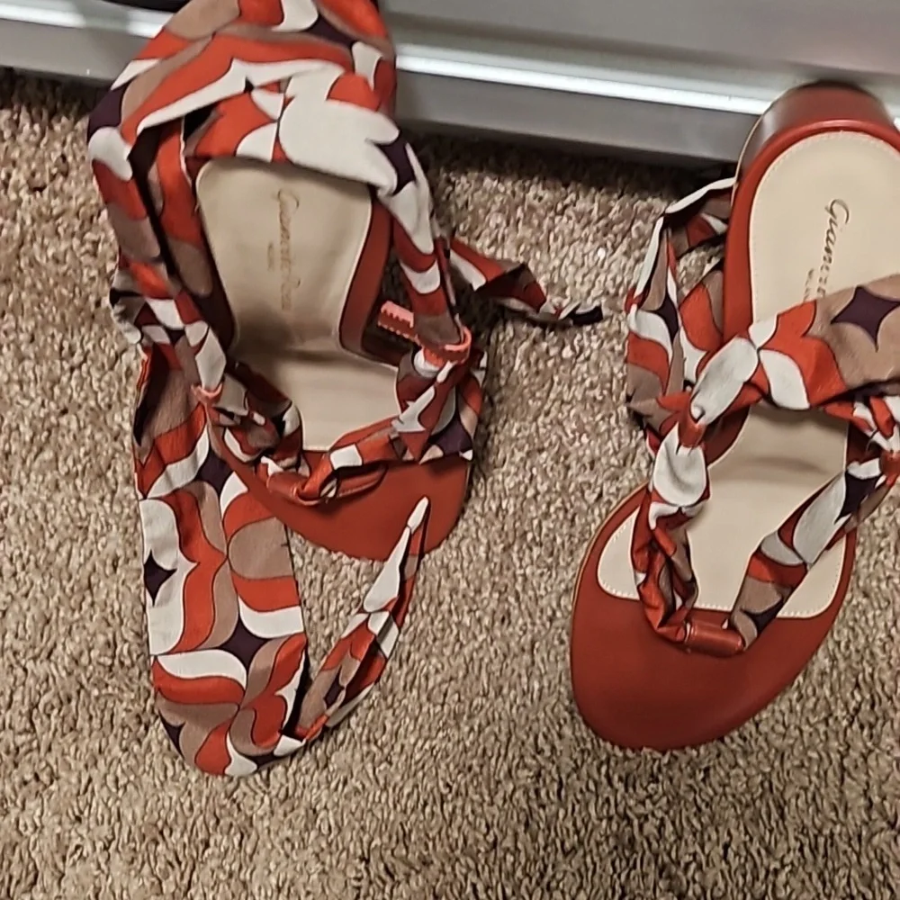 Shoes - Picture 2 of 7